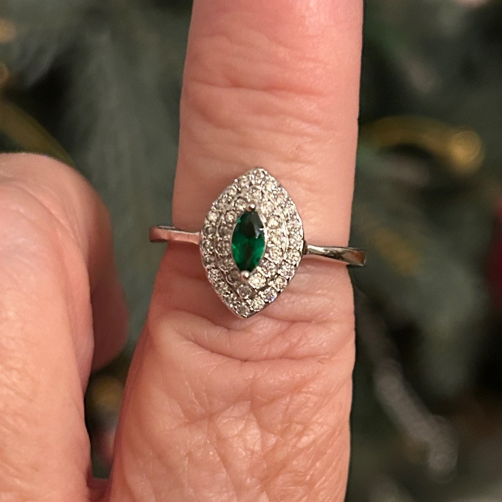 Green‎ Cubic Zirconia 925 Sterling Silver Marquis Ring size 7